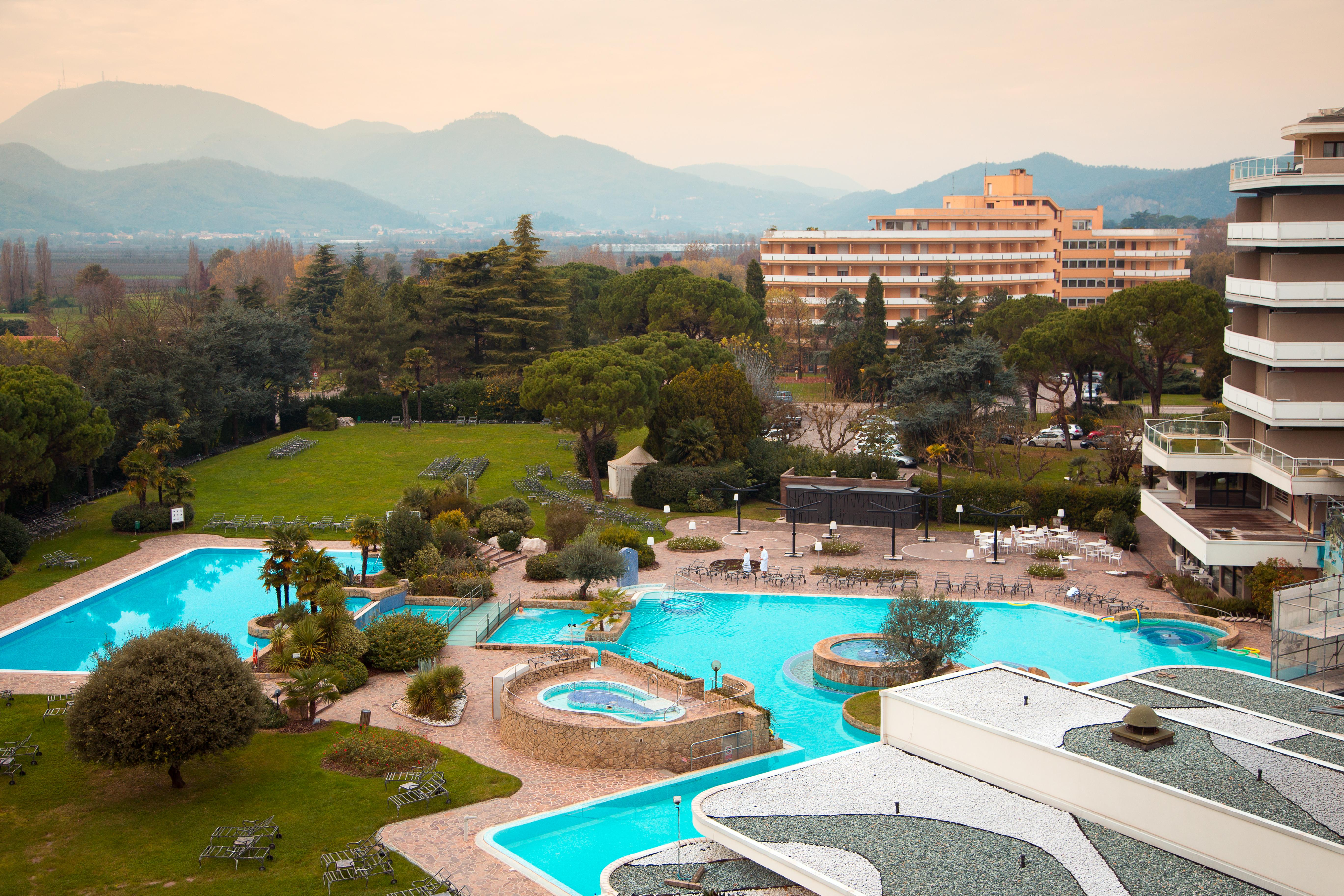 Galzignano Resort Terme & Golf - Hotel Majestic Galzignano Terme Exterior photo